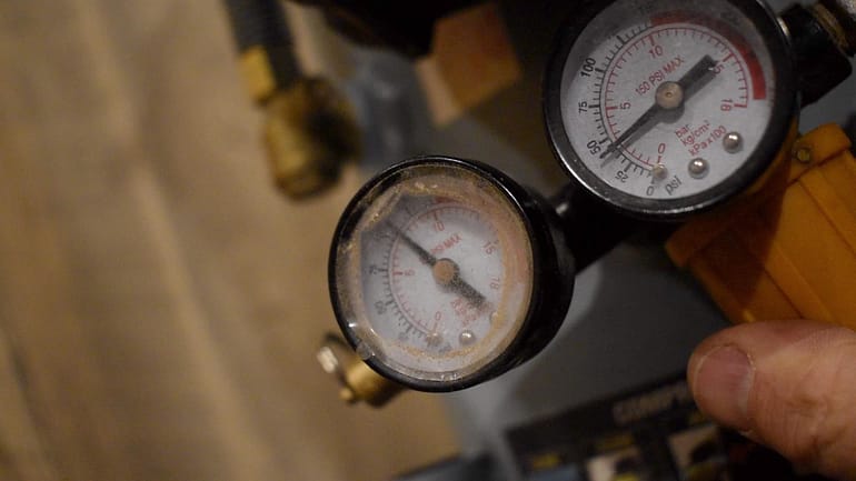 setting correct air pressure to purge pipes